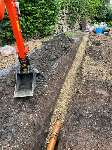 Drainworks Ltd - blocked drains treatment plants septic tanks installation soakaways cctv Haslemere Petersfield Winchester Alton