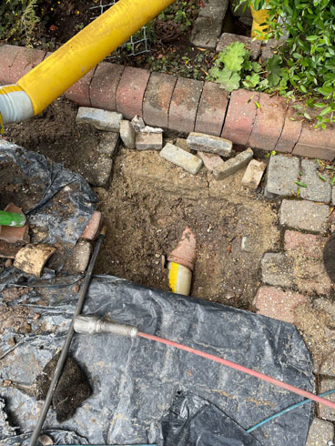 Drainworks Ltd - blocked drains treatment plants septic tanks installation soakaways cctv Haslemere Petersfield Winchester Alton