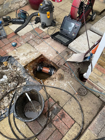 Drainworks Ltd - blocked drains treatment plants septic tanks installation soakaways cctv Haslemere Petersfield Winchester Alton