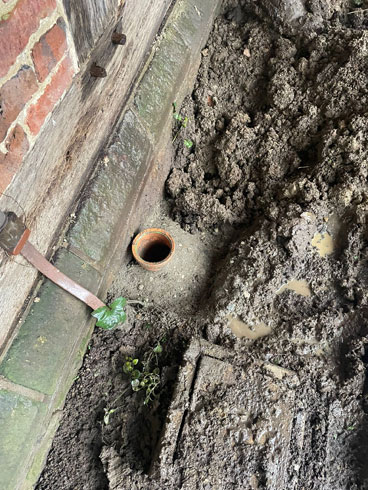 Foul Drainage Guildford Surrey - blocked drains treatment plant installation soakaways cctv Haslemere Petersfield Winchester Alton