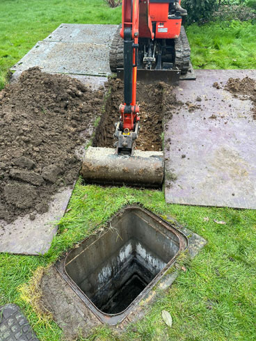 Foul Drainage Replacement Basingstoke - blocked drains treatment plant installation soakaways cctv Haslemere Petersfield Winchester Alton