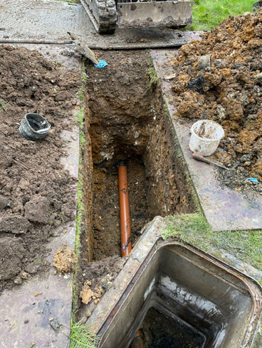 Foul Drainage Replacement Basingstoke - blocked drains treatment plant installation soakaways cctv Haslemere Petersfield Winchester Alton